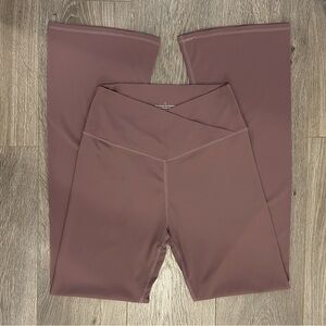 V-Waist Flare Leggings